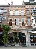 Winkelhuis naar ontwerp van A. Devos