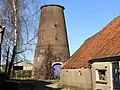 Romp van de korenmolen "De Hoop". Gemetselde ronde stellingmolen