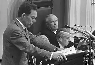 Van Lier tijdens een debat (25 mei 1966).