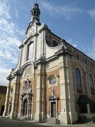 Voorgevel van de Begijnhofkerk