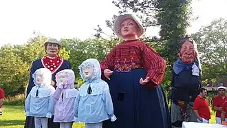 Pallieter en Marieke met hun drie babyreuzen Piet, Tuur en Mit (2016)