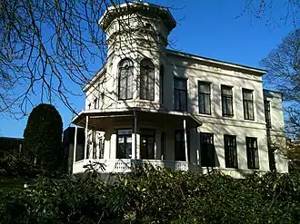 Villa Lievendaal (1862) aan het park.