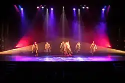 Podiumverlichting tijdens een dansvoorstelling