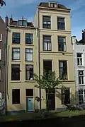 Pand met lijstgevel aan de Oudegracht zijde