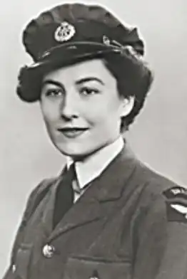 Lilian Rolfe in uniform van de WAAF
