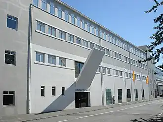 Ingang van Hafnarhúsið, de meest recente locatie.