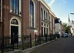 De Sacramentsstraat bij de synagoge in westelijke richting (2020)