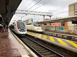 SNCF TGV Duplex en Renfe AVE in station Lyon-Part-Dieu