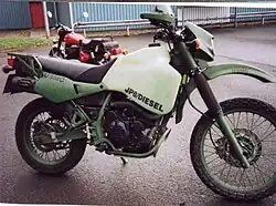 Dieselmotorfiets op basis van een Kawasaki KLR, bestemd voor de Amerikaanse mariniers