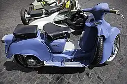 De Moto Guzzi Galletto 160-scooter uit 1950 had nog een aluminium cilinder met een gietijzeren cilindervoering, maar de Galletto 175 uit 1952 en deze nog latere Galletto 192 hadden volledig gietijzeren cilinders zonder voering.