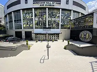 Ingang van Musicians Hall of Fame & Museum