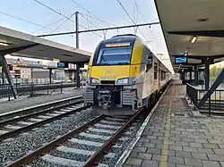 MR08 bij een laag perron te Lokeren