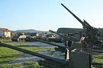 Oorlogstuig van het Museum van de Kroatische Onafhankelijkheidsoorlog in Turanj.