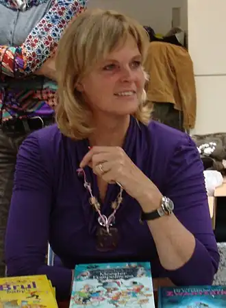 Maaike Fluitsma tijdens de kinderboekenmarkt in Den Haag, oktober 2008