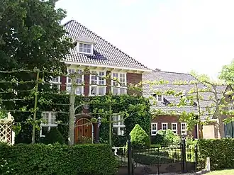 Het voormalige Gemeentehuis van Baarderadeel in&nbsp;2009