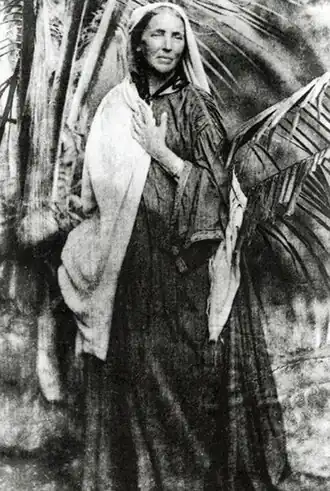 Marianne North, voor 1879, bij haar huis in Ceylon, gefotografeerd door Julia Margaret Cameron.