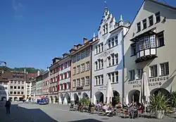 De huizen op de marktplaats