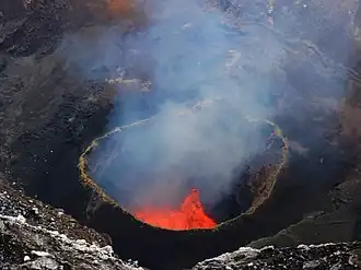 lavameer in de Marum krater