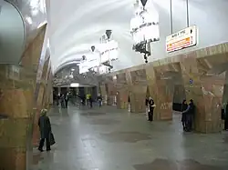 De westelijke roltrappen naar de Koltsevaja-lijn