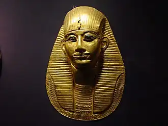 Het gouden grafmasker van farao AmenemopeEgyptisch Museum