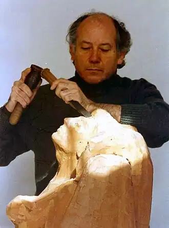 Medina Ayllón in zijn atelier in Barcelona