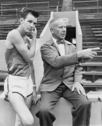 Patton samen met zijn coach Dean Cromwell in 1948