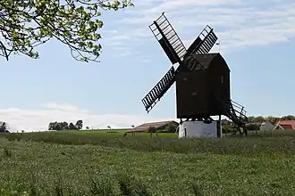 Tejn Mølle/Melsted Stubmølle.mw-parser-output .taalaanduiding{font-family:sans-serif;font-size:85%;cursor:help;color:var(--color-subtle,#555)}.mw-parser-output .taalaanduiding span{border-bottom:1px dotted var(--color-subtle,#555)}(da)  Melsted Mølle op de website van Bornholms Museum. - Opgehaald op 22 oktober 2016.