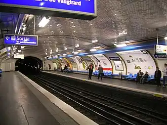 De perrons van het station.