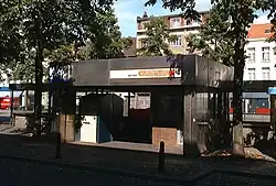 Toegangspaviljoen voor de renovatie van 2006.
