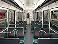 Interieur van een MF 67 op lijn 3bis in 2010. Hier rijden korte treinstellen van drie rijtuigen.