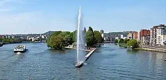 Zuidpunt van het park. Links de Maas; rechts de Dérivation