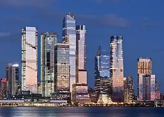 Hudson Yards bij valavond gezien vanuit Weehawken, New Jersey