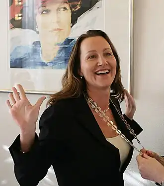 Mieke Baltus tijdens haar installatie als burgemeester van Uitgeest (2007)