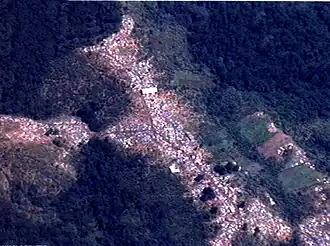 Een luchtopname van vluchtelingenkamp Mihanda door de Amerikaanse zeemacht in 1996.