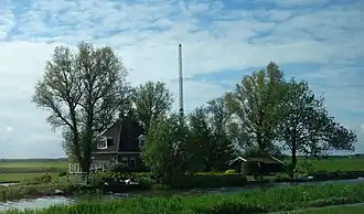 De seinmast bij Molenkade 2 is een provinciaal monument