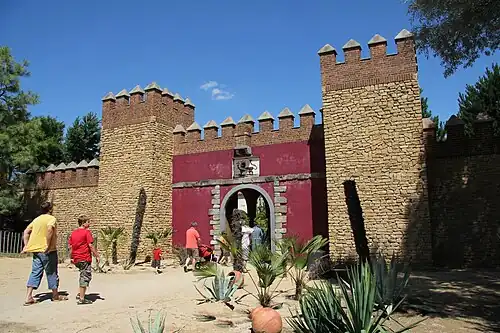 Fort Alhambra, Spaans gedeelte