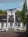 Houten ophaalbrug over de Binnendijkshaven