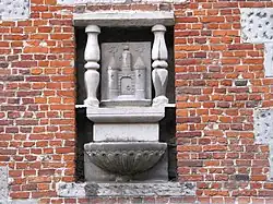 siersteen met voorstelling van het kasteel van Havré