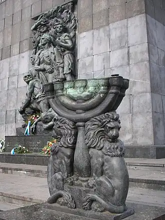 Het Helden van het Getto-monument, te Warschau van Nathan Rapoport.