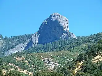 Moro Rock gezien van beneden, uit het Sequoia National Park