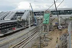 Het derde perron in aanbouw in juli 2023.