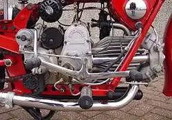 De uiteindelijke versie van de V-motor, zoals die - met ingesloten klepveren - werd gebruikt in de Astore