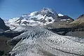 Mount Robson en de Robson Glacier zoals gezien van op de Snowbird Pass route.