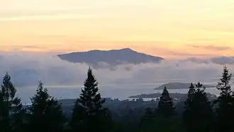 Zicht op Mount Tamalpais vanuit Berkeley
