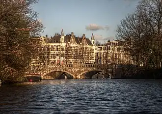 Muiderpoortbrug vanaf het water, 2013