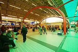 De voormalige stationshal van 1989 op 27 juni 2013.