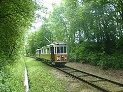 Tramstel NESA 929 (bouwjaar 1934) + KS 1460 (bouwjaar 1920) te Flemmingsminde langs de museumtramlijn.