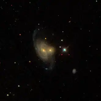 NGC 3634 (rechts) en NGC 3635