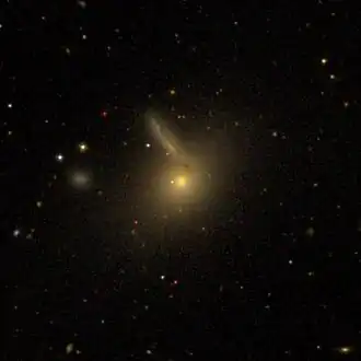 NGC 4015-2 (linksboven)