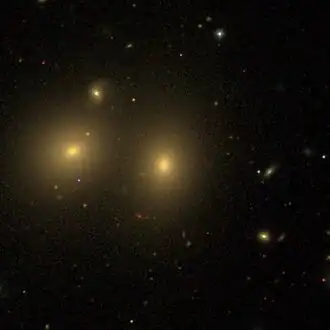 NGC 4055 (midden)